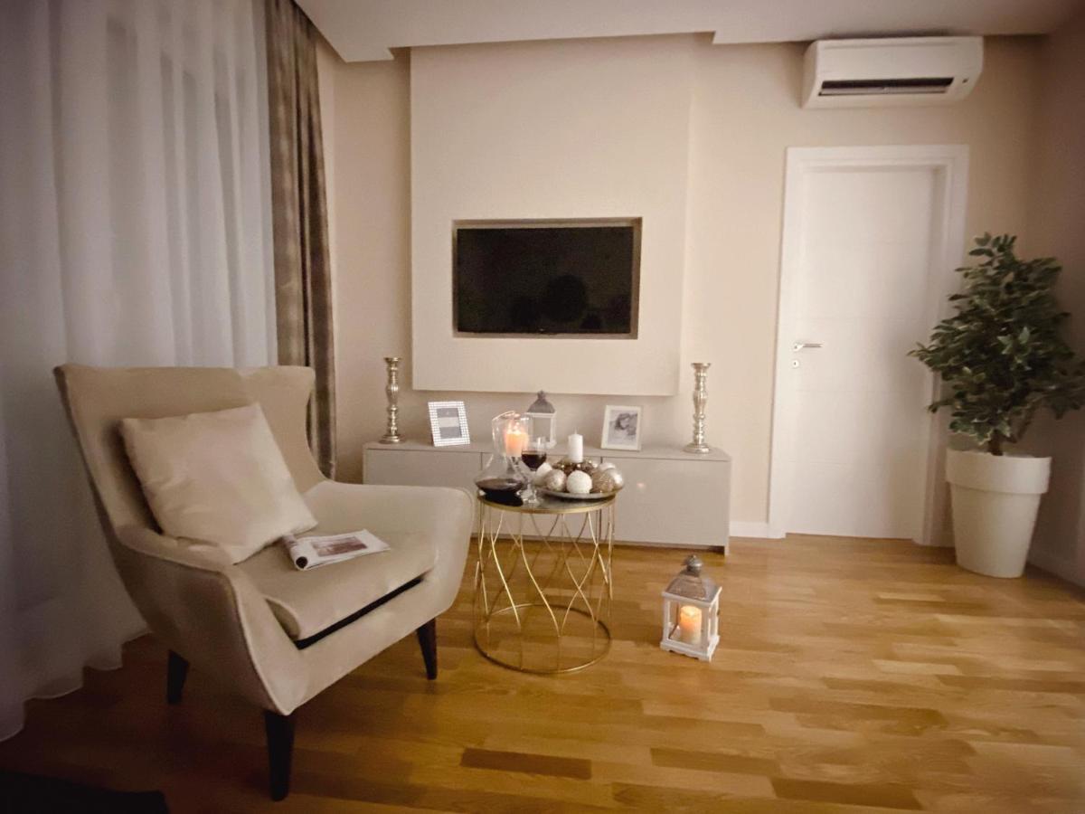Tiffany Lux Apartment *